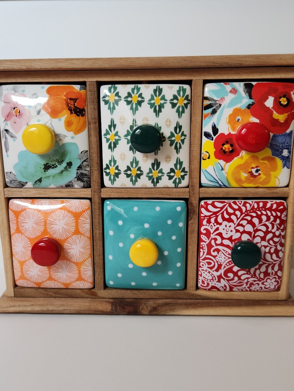 The Pioneer Woman Spice And Tea 6 Floral Ceramic Drawer Wooden